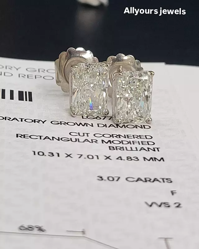Radiant Cut Diamond Ring