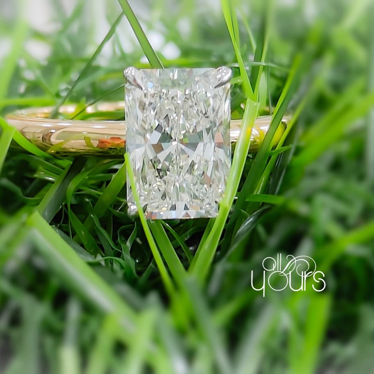 Radiant cut diamond ring