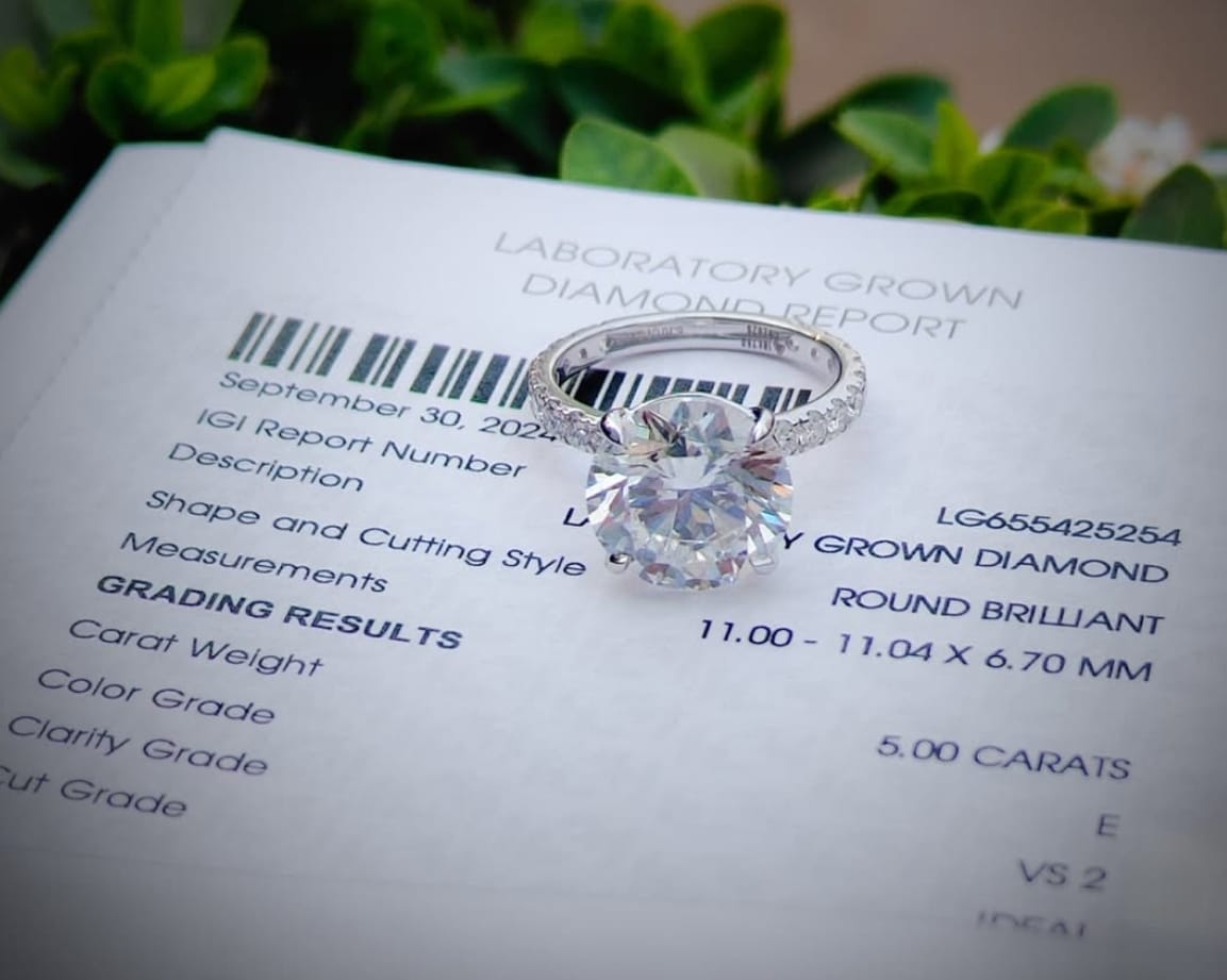 4 Prong Big Round Shape Diamond Ring