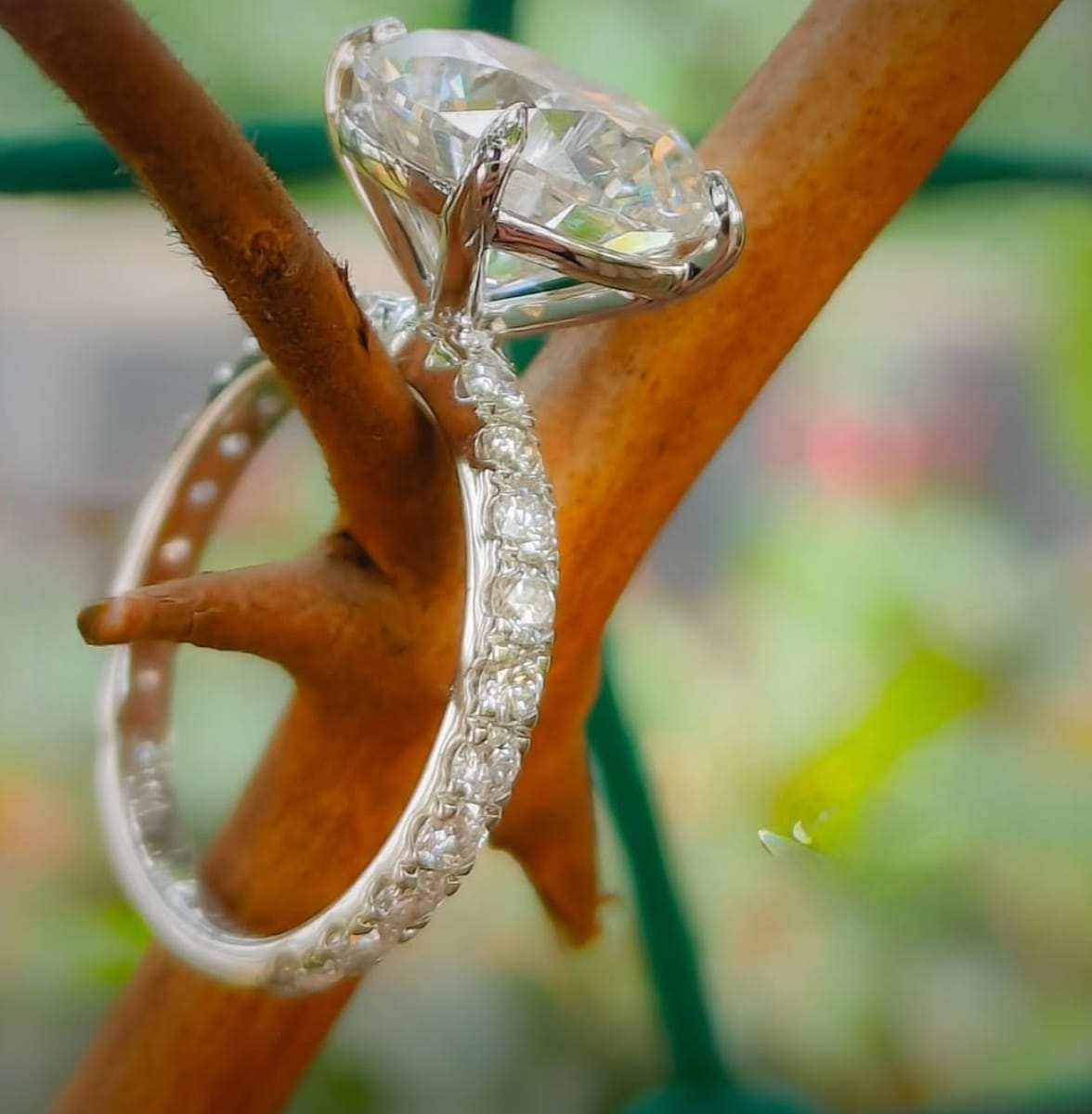 4 Prong Big Round Shape Diamond Ring