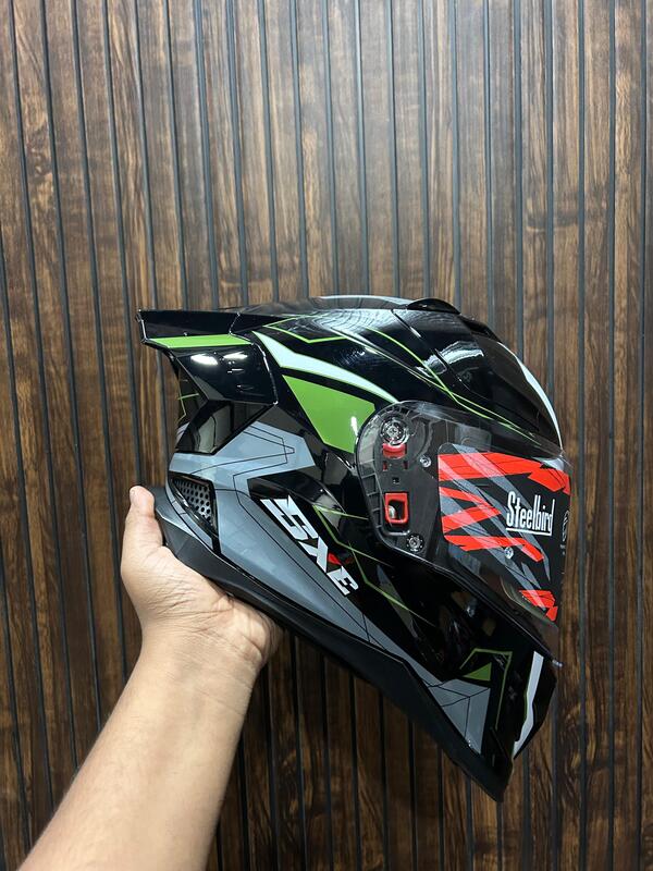 STEELBIRD SBH-61 ISS SXE RACE-X GLOSSY BLACK/BATTLE GREEN C/V 600MM (EXLUSIVE)