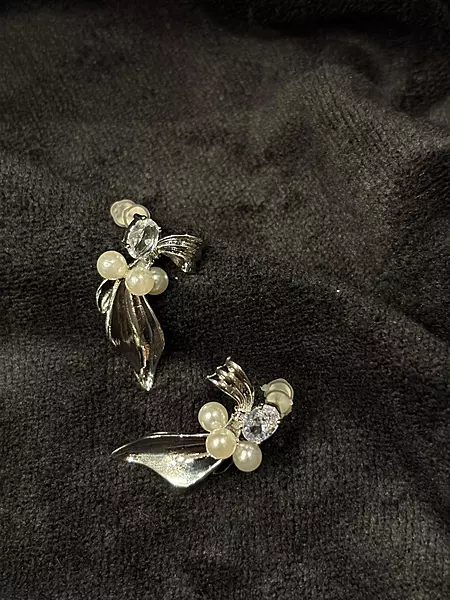 Vintage-style Pearl Crystal earrings