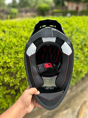 STEELBIRD SBH-61 ISS SXE RACE-X MATT BLACK/SILVER C/V 580MM WITH ANTIFOG(EXLUSIVE)