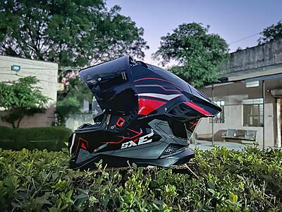 STEELBIRD SBH-61 ISS SXE RACE-X GLOSSY BLACK/RED C/V 580MM WITH ANTIFOG(EXLUSIVE)