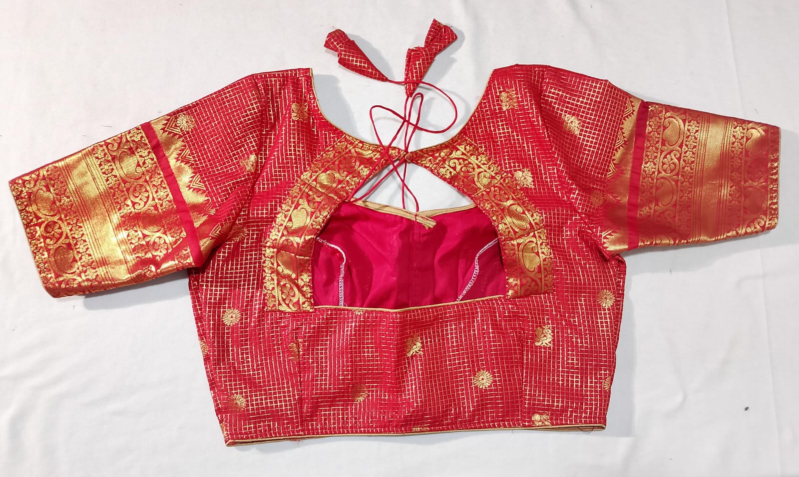 S007: Ready To Ship Beautiful Vintage Checks Saree With Stitched Blouse S007: Ready To Ship Beautiful Vintage Checks Saree With Stitched Blouse