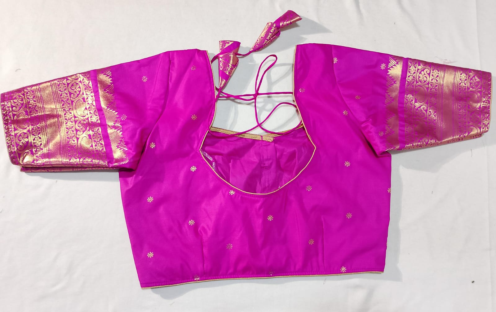 S009: Ready To Ship Beautiful Vintage Checks Saree With Stitched Blouse