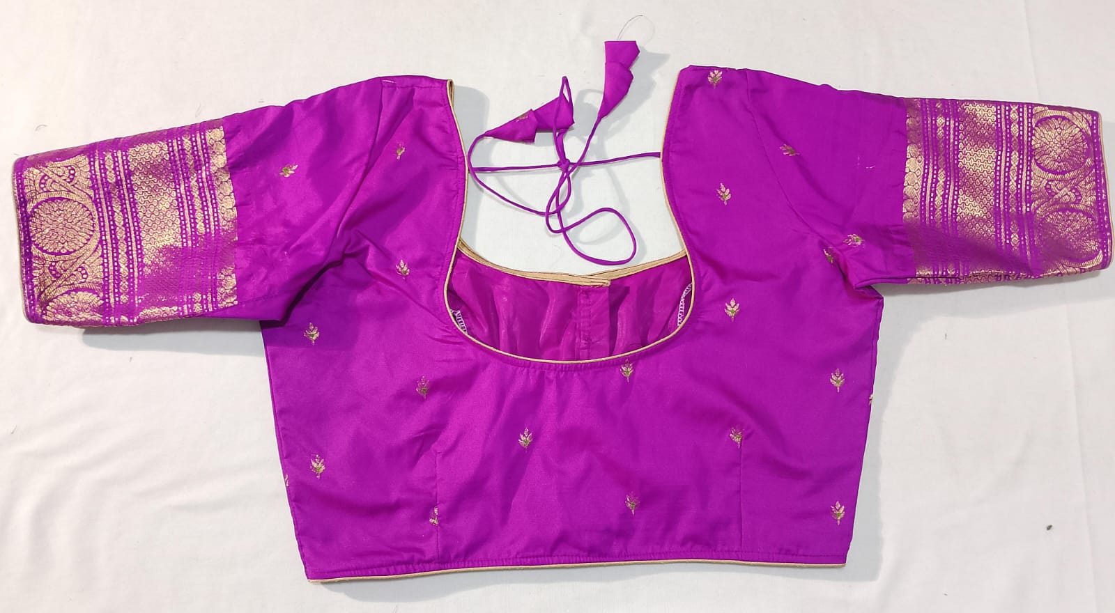 S012: Ready To Ship Beautiful Gadwal Saree With Stitched Blouse