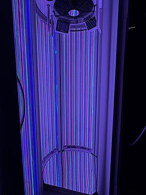 Standing Red Light Therapy Cabin – Full-Body Vertical LED PDT System