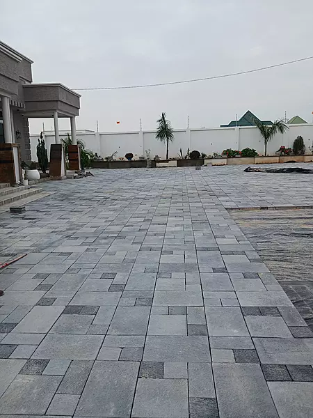PM242: MHANDE (B) PAVING BLOCK
