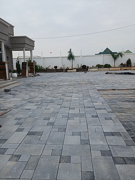 PM242: MHANDE (B) PAVING BLOCK