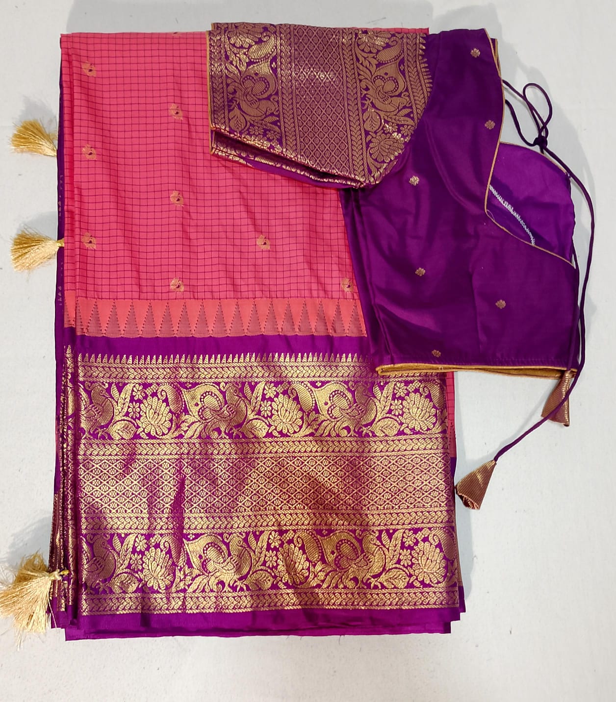 N464: Ready To Ship Beautiful Gadwal Saree With Stitched Blouse