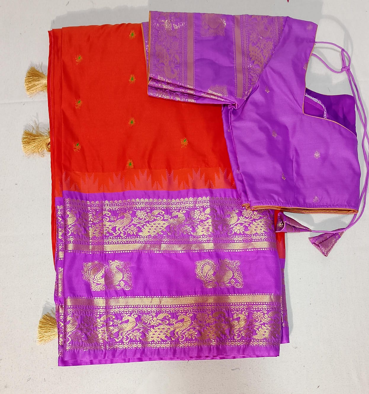 N465: Ready To Ship Beautiful Gadwal Saree With Stitched Blouse