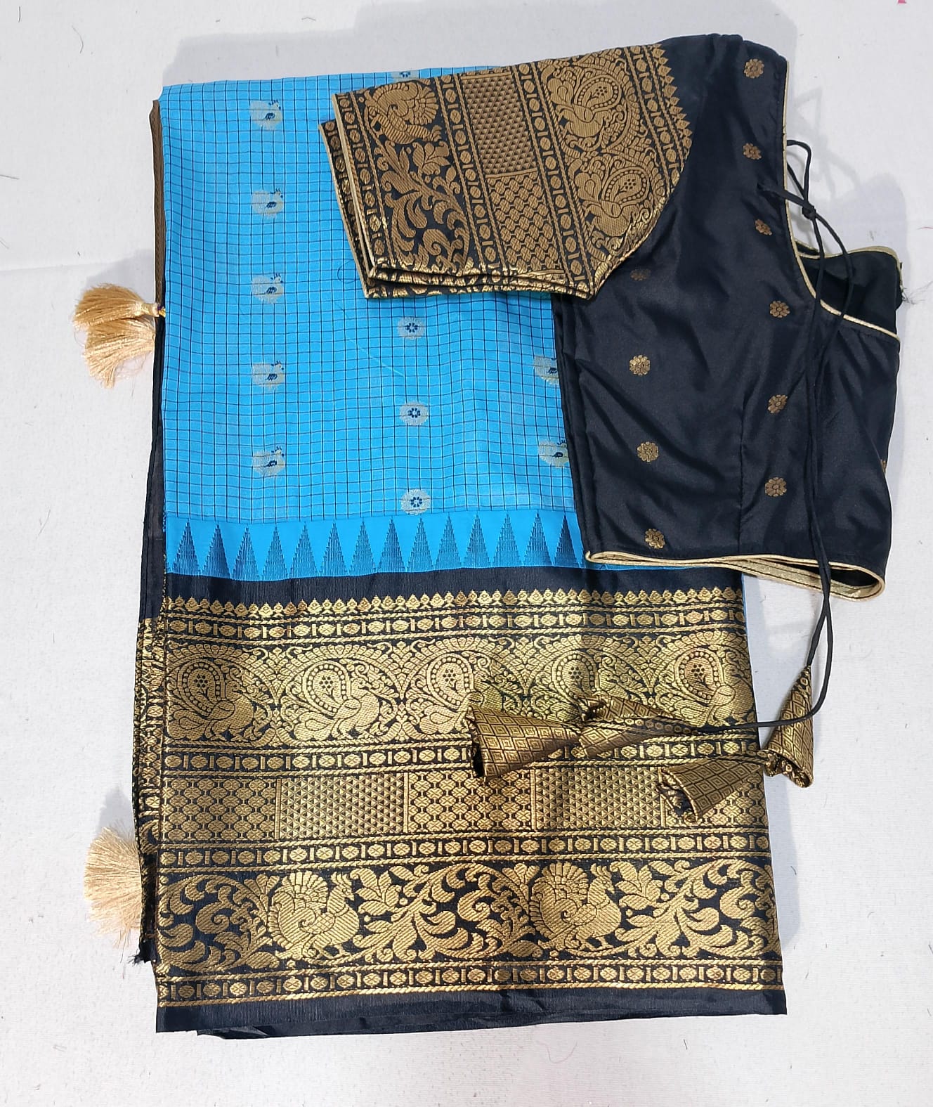 N468: Ready To Ship Beautiful Gadwal Saree With Stitched Blouse
