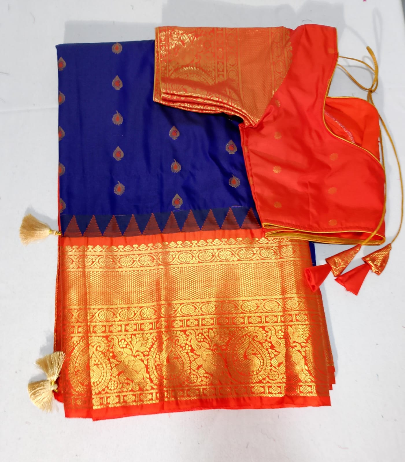 N470: Ready To Ship Beautiful Gadwal Saree With Stitched Blouse