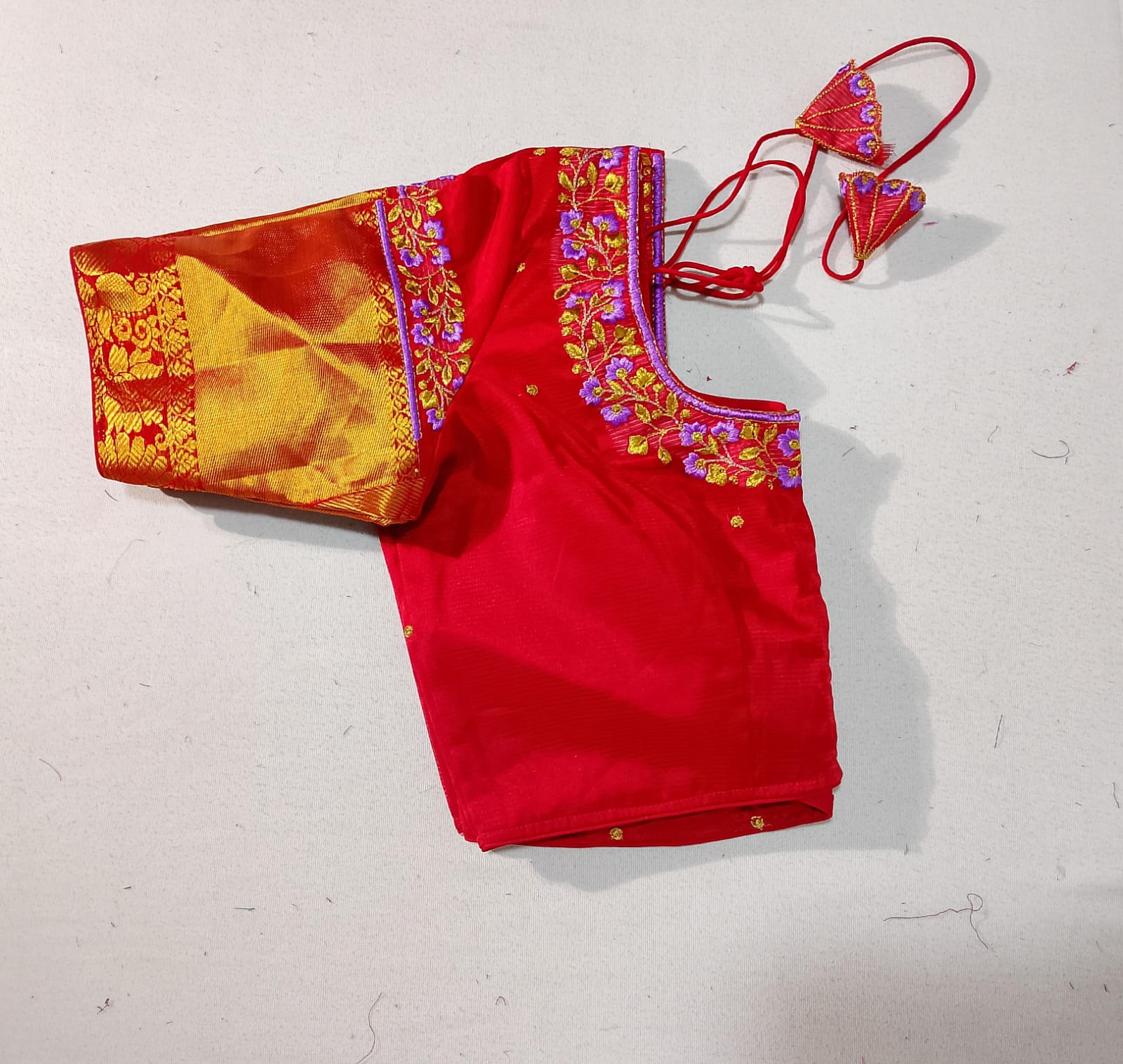 N477: Ready To Ship Beautiful Gadwal Saree With Stitched Blouse