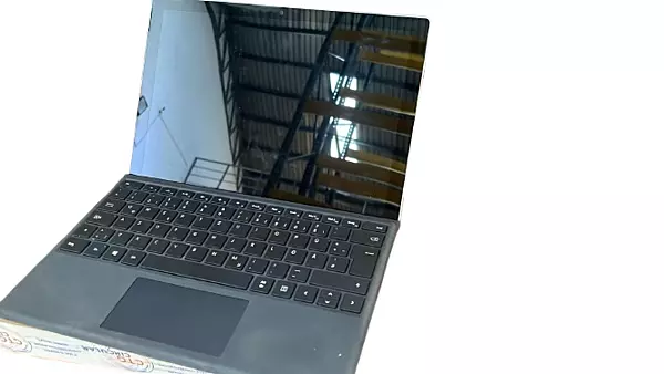 Microsft surface pro, Core i5 8GB 256 SSD