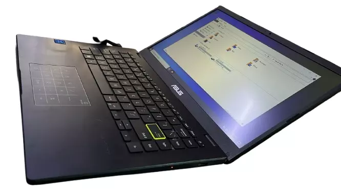 Asus Celeron 4gb 512ssd