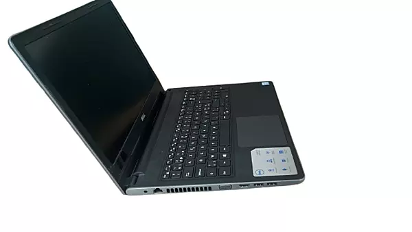 Dell vostro 15 Core i3 8gb 256ssd