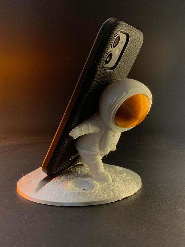 ASTRONAUT PHONE SUPPORT