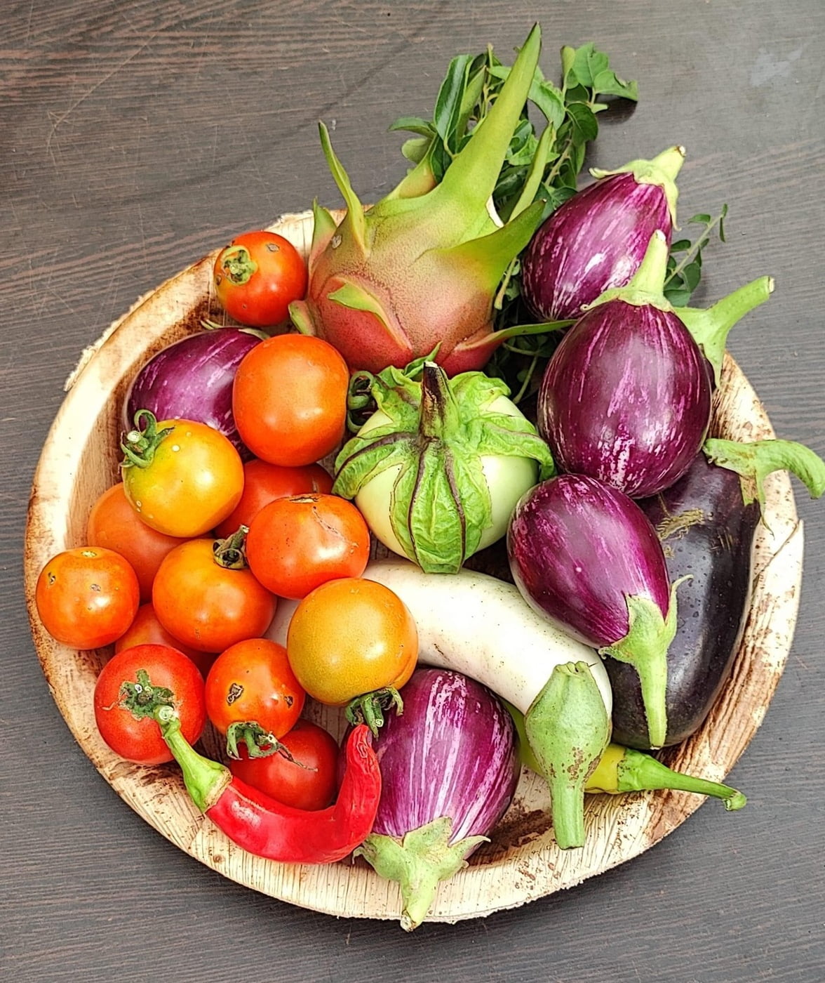 White Long Brinjal ( வெள்ளை நீட்ட கத்தரிக்காய்)