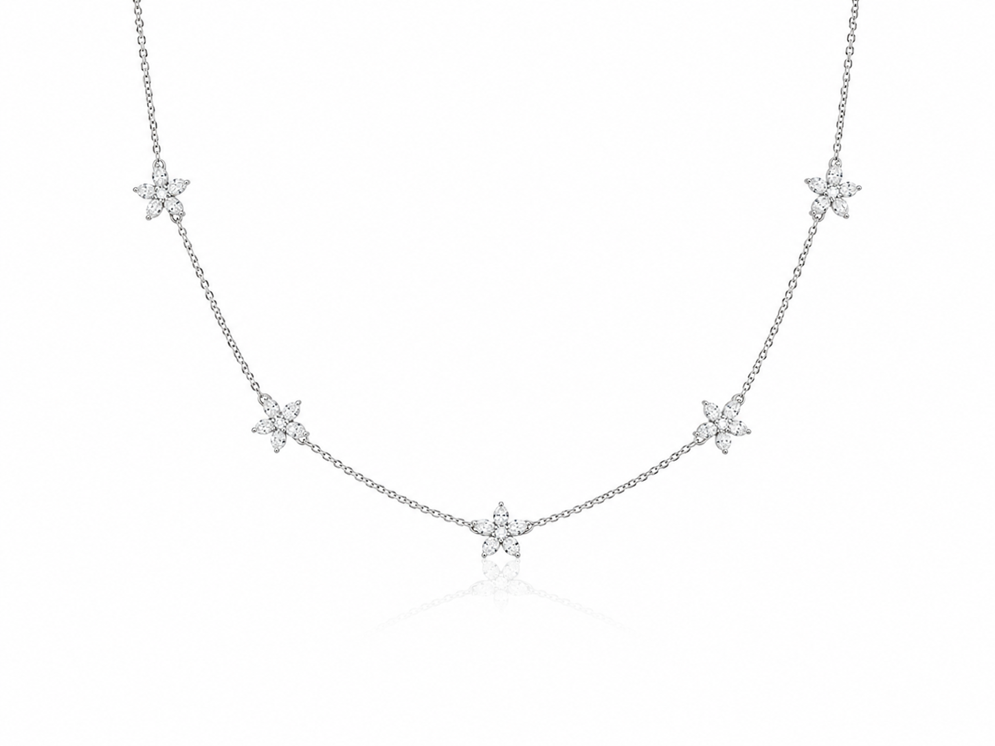 Cadena de oro blanco con estrellas de diamantes