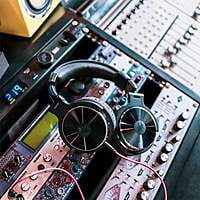 ONEODIOPRO10 Oneodio Pro 10 Professional Wired Over Ear DJ and Studio Monitoring Headphones BK ONEODIOPRO10 Oneodio Pro 10 Professional Wired Over Ear DJ and Studio Monitoring Headphones BK