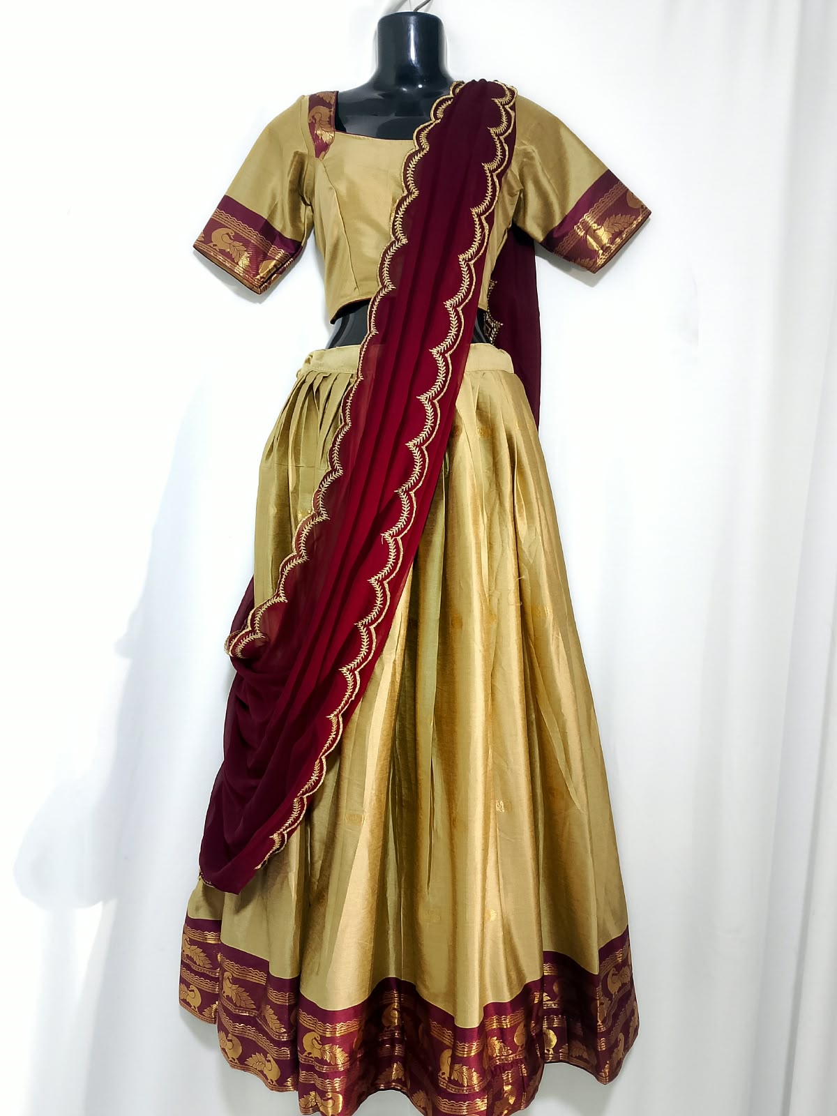 V522: Ready To Ship Beautiful Lehenga Set V522: Ready To Ship Beautiful Lehenga Set
