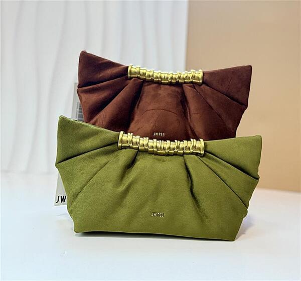 PLEATED CLUTCH BAG