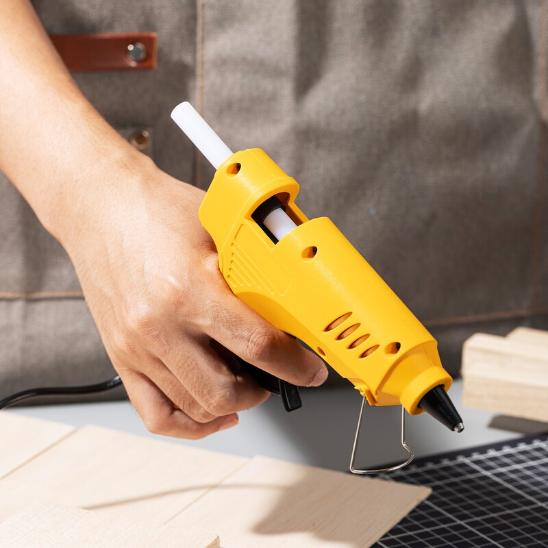 DELI A50161 HOT MELT GLUE GUN 60W FOR 11MM