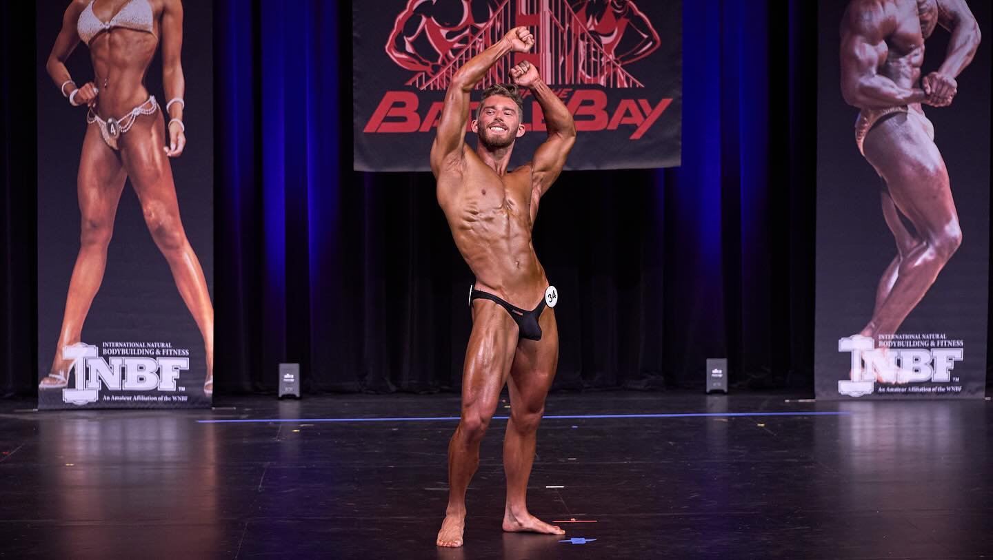 Contoured Front 3/4" Wide Strap Posing Suit