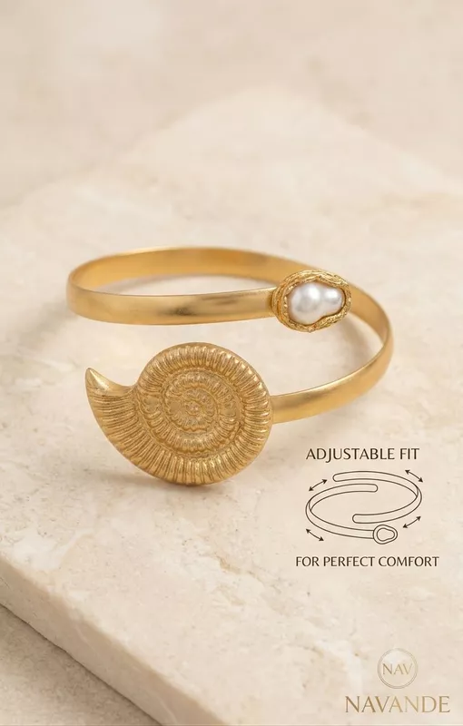ocean-gold-seashell-pearl-arm-cuff