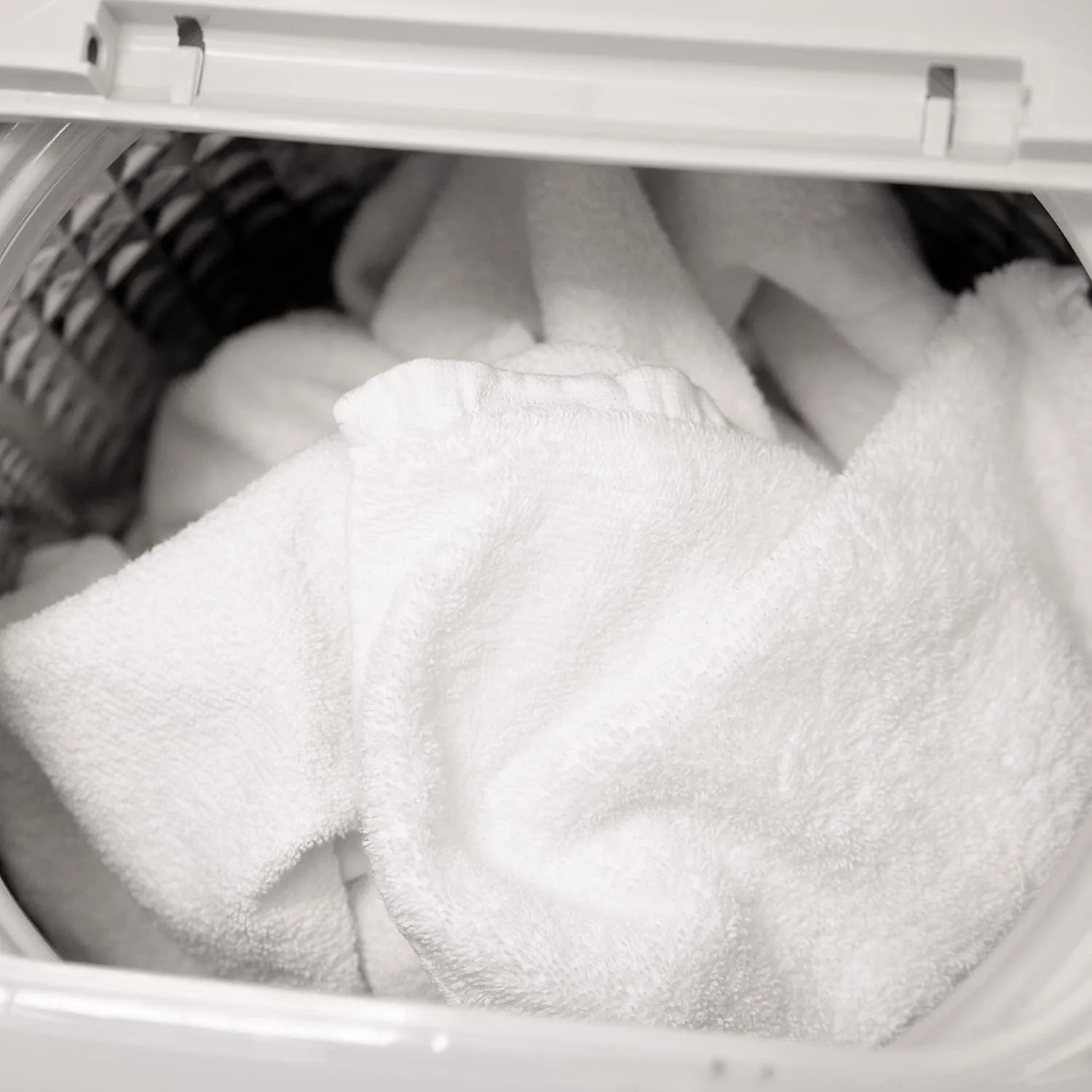 Avanti Portable Compact Washing Machine for Clothes/Laundry, 0.84 Cu. Ft. Capacity