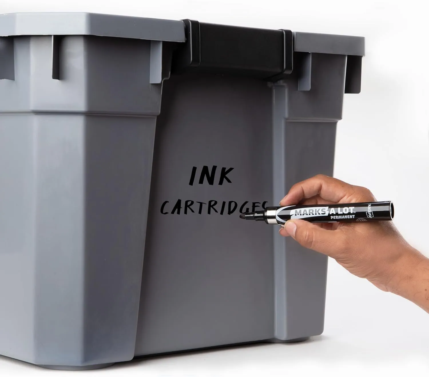 Avery Marks-A-Lot Permanent Markers, Large Desk-Style Size, Bullet Tip, Water and Wear Resistant, 12 Black Markers (24878)