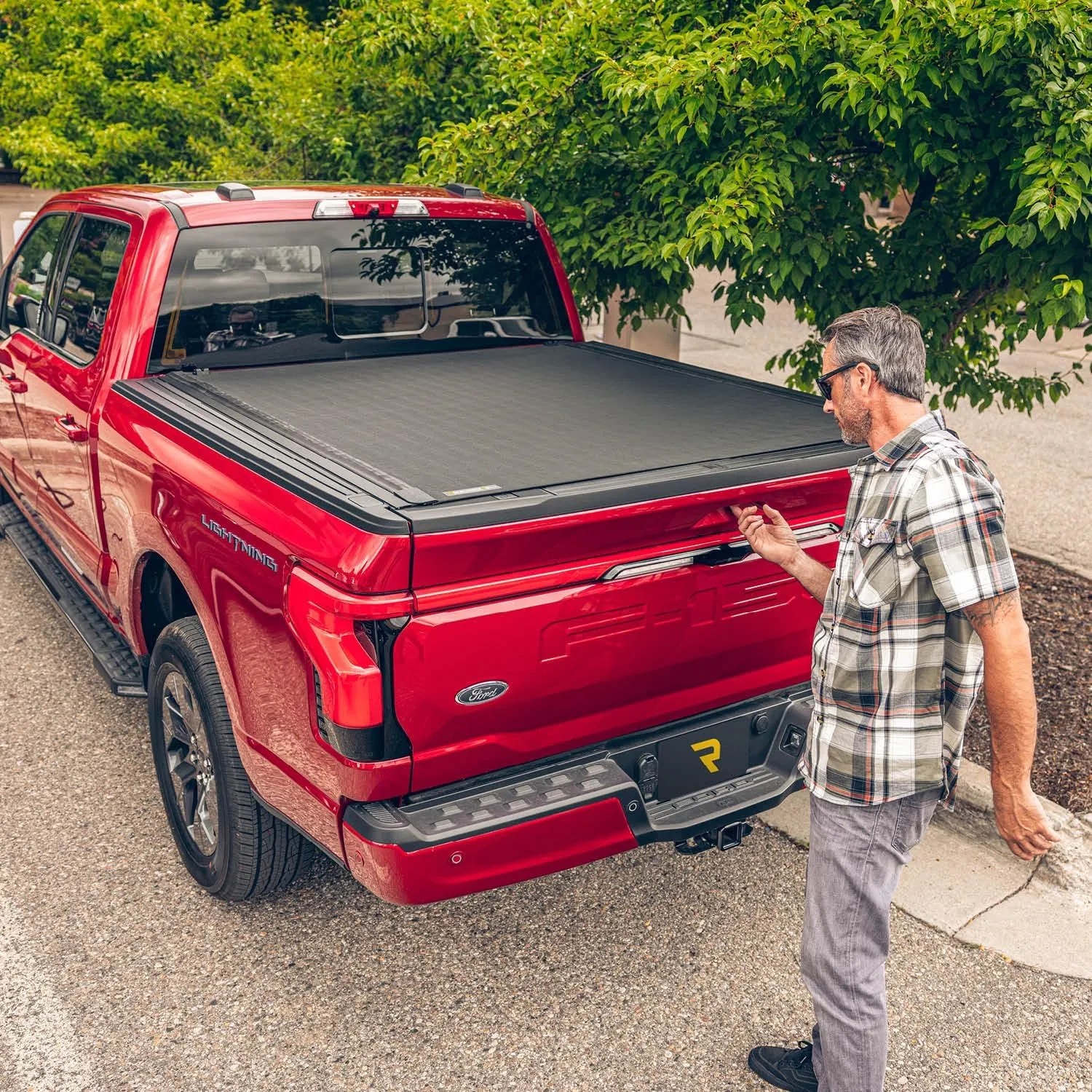 RealTruck BAK Hard Truck Bed Tonneau Covers for Chevy/GMC Colorado & Canyon 5'2" Bed