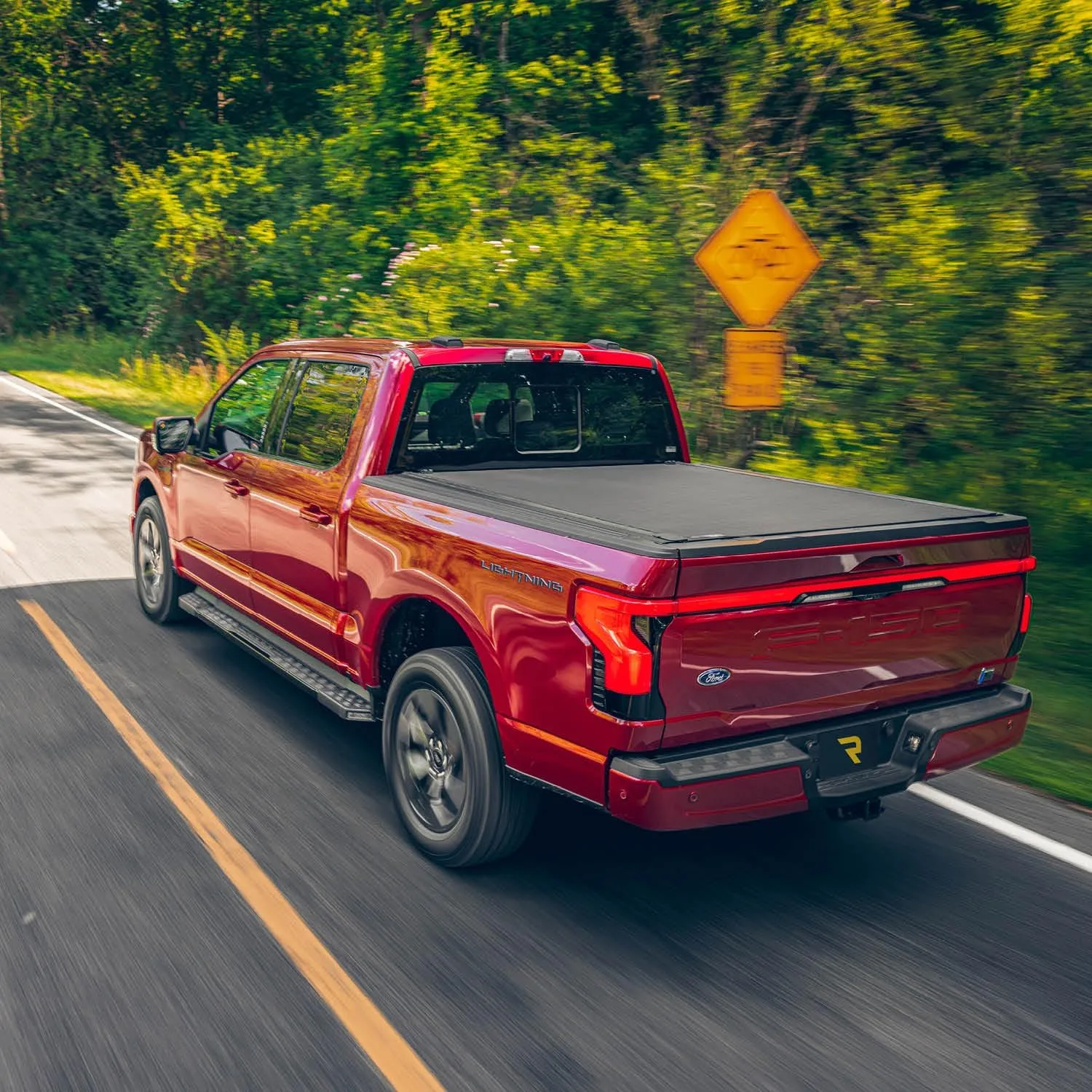 RealTruck BAK Hard Truck Bed Tonneau Covers for Chevy/GMC Colorado & Canyon 5'2" Bed