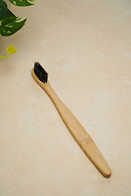 Bamboo Tooth Brush-C CURVE-grey bristles