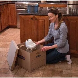 Bankers Box Medium Classic Moving Box 8 Pack, Reinforced Handles, Tape-Free Assembly, 19L x 15.5W x 14.5H
