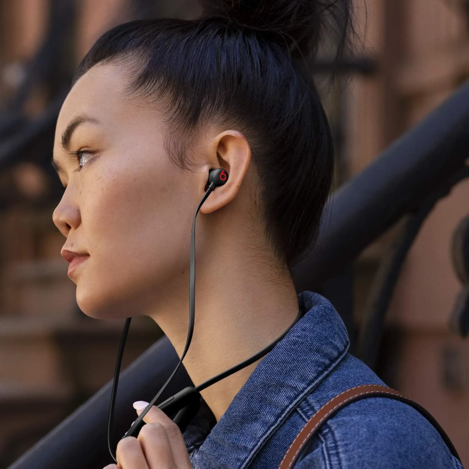 Beats Flex Wireless Earbuds - Apple W1, Magnetic Earphones, Class 1 Bluetooth