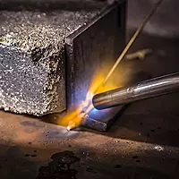 Bernzomatic BZ8250HT Reach Hose Torch, Trigger-Start Hose Torch with Included Holster For Fuel Canister