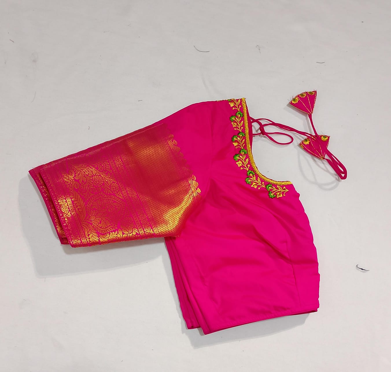 N172: Ready To Ship Beautiful Saree With Stitched Blouse