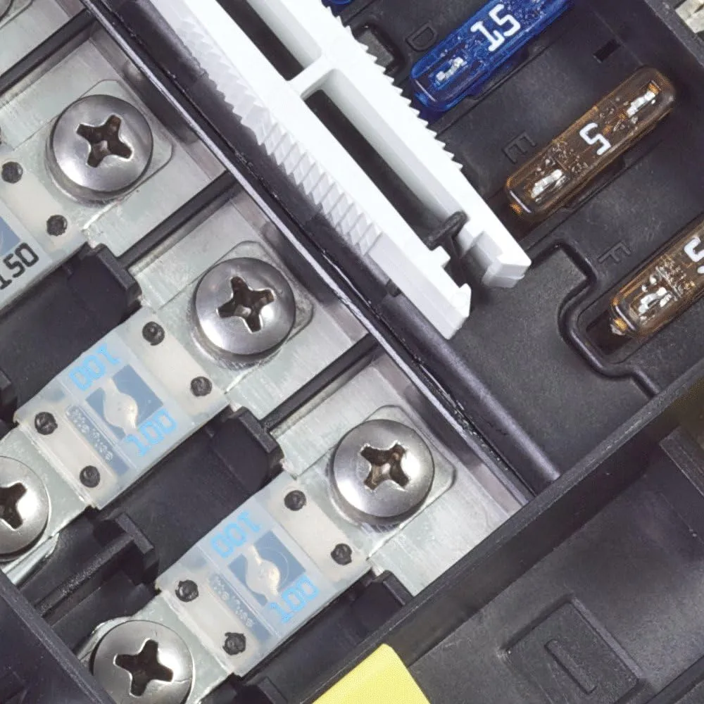 Blue Sea Systems 7748 SafetyHub 150 Ignition Protected Fuse Block