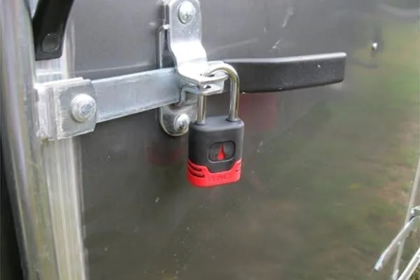 Bolt 7023539 Padlock for Toyota Keys