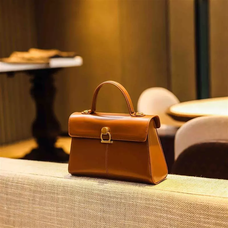 RETRO HANDBAG