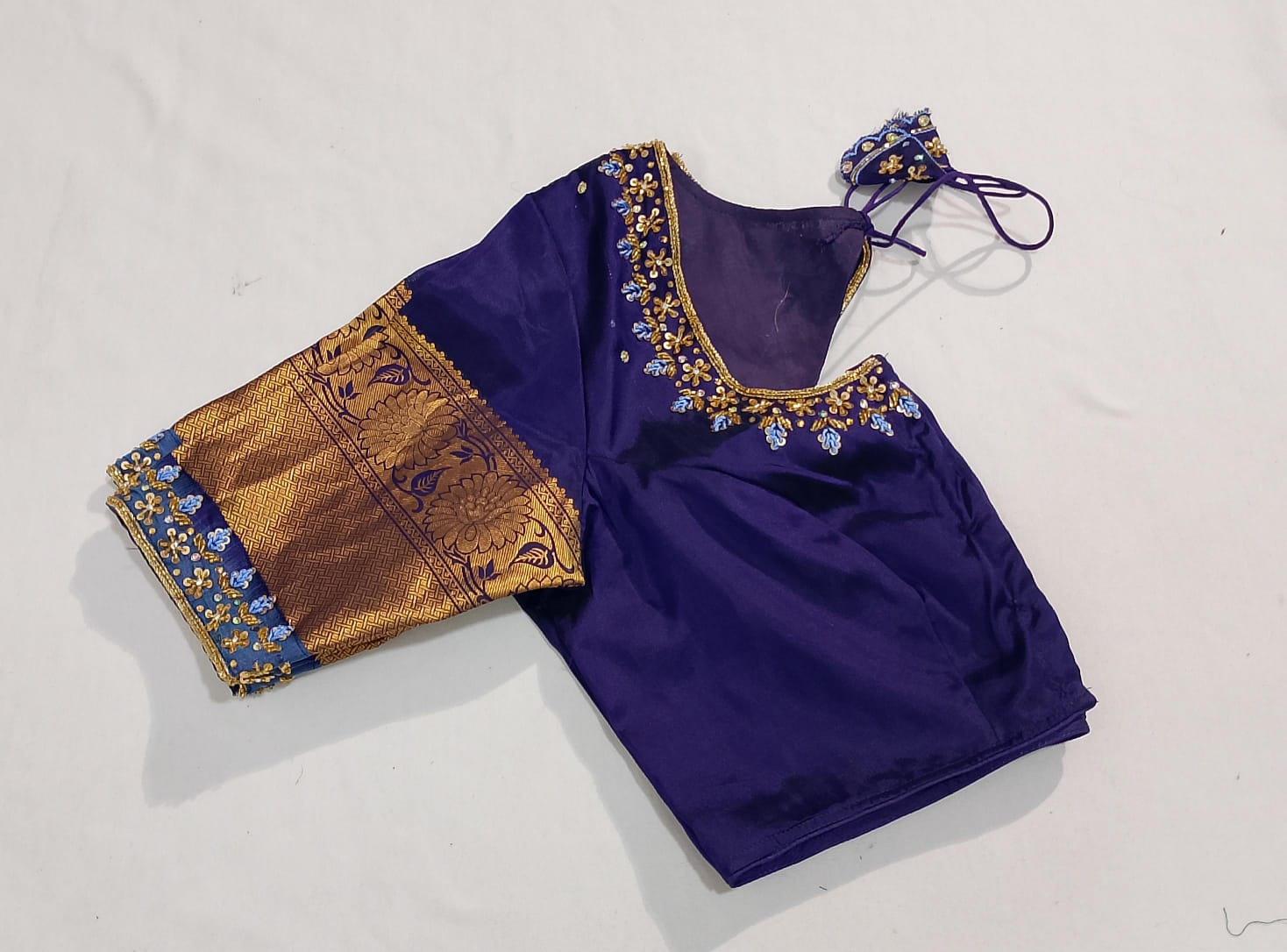 N160: Ready To Ship Beautiful Saree With Stitched Blouse