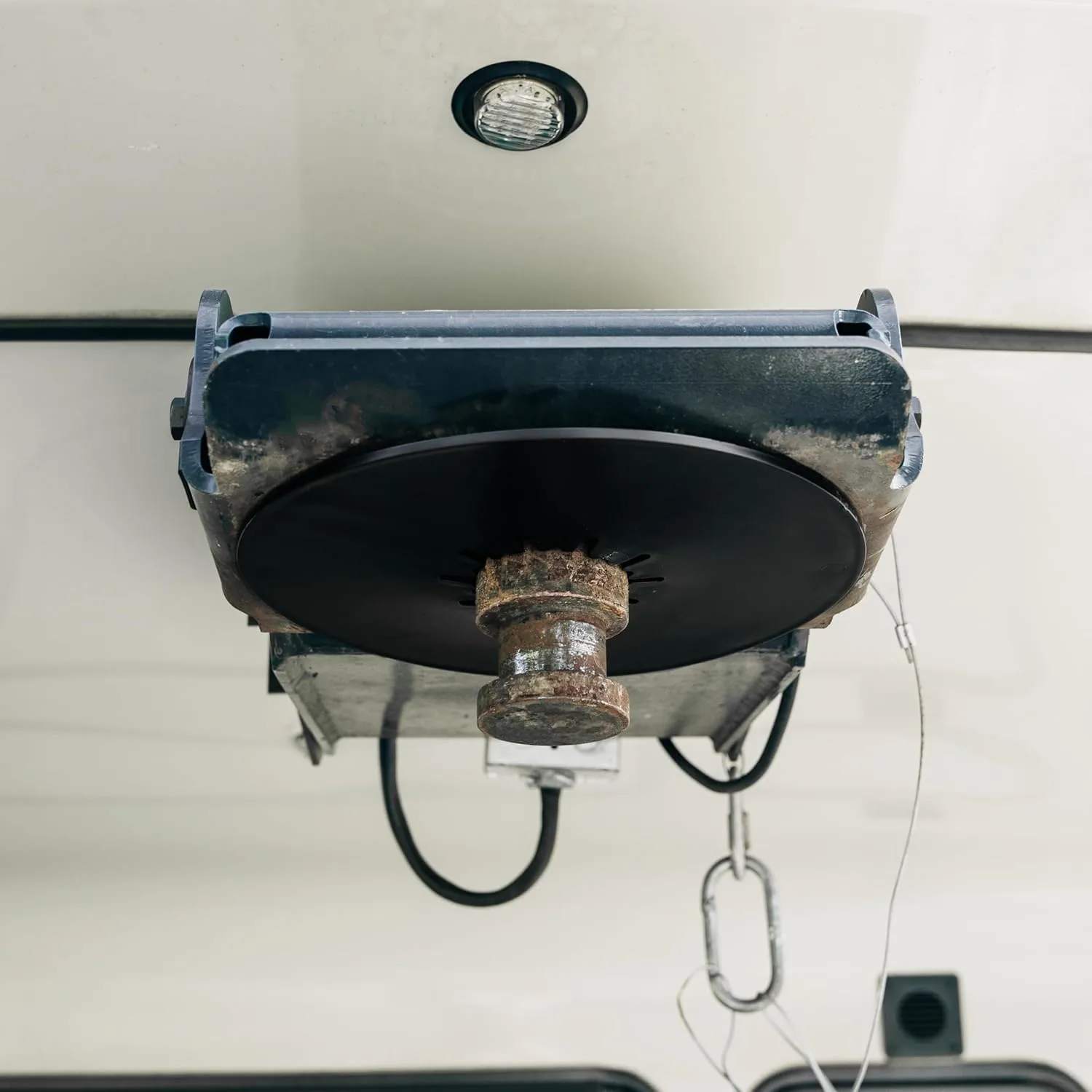 Camco EAZ-Lift Camper/RV 5th Wheel Lube Plate