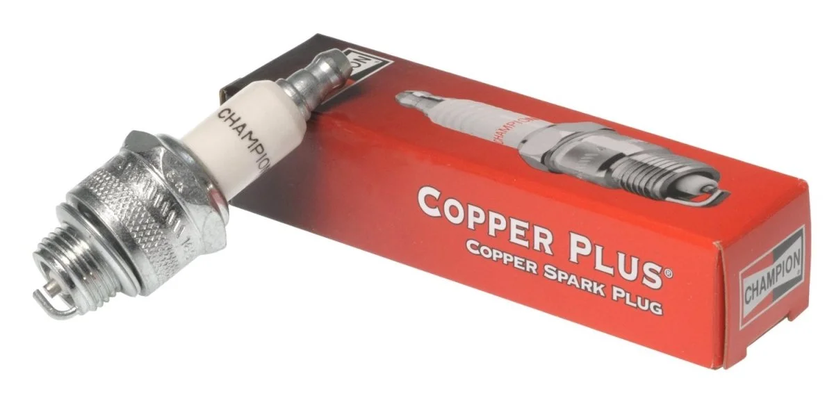 Champion C33-846 Copper Plus Small Engine Spark Plug - Box of 8