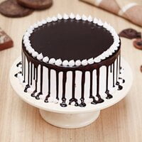 Choco Dripping Snowy Cake