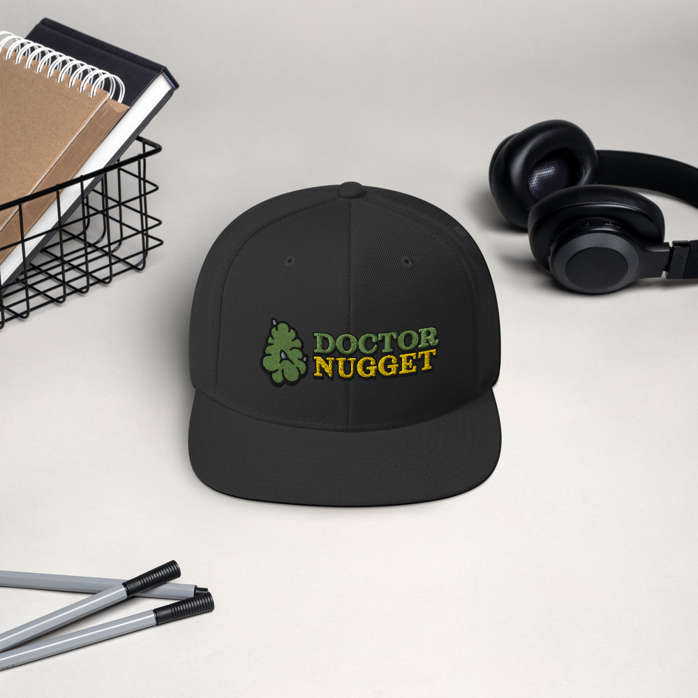 Gorra snapback Dr. Nugget
