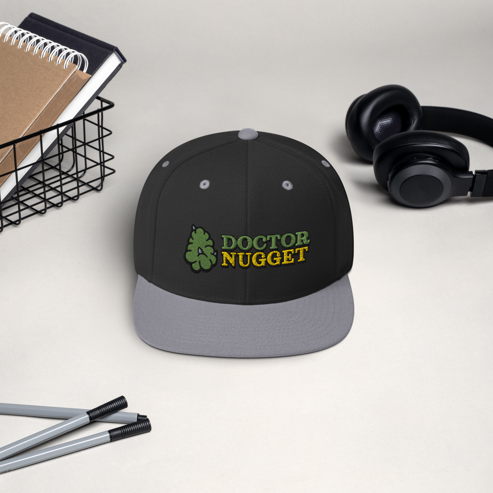 Gorra snapback Dr. Nugget