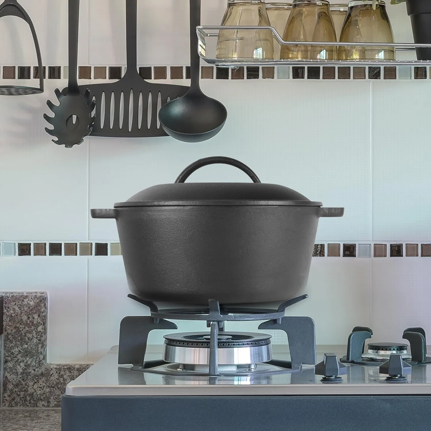 COMMERCIAL CHEF Cast Iron Dutch Oven with Lid and Handles